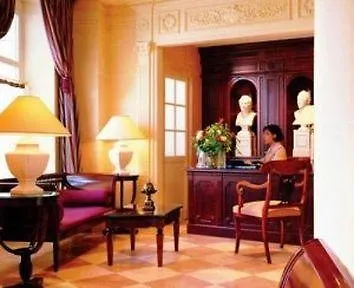 Hotel Des Grands Hommes Paris