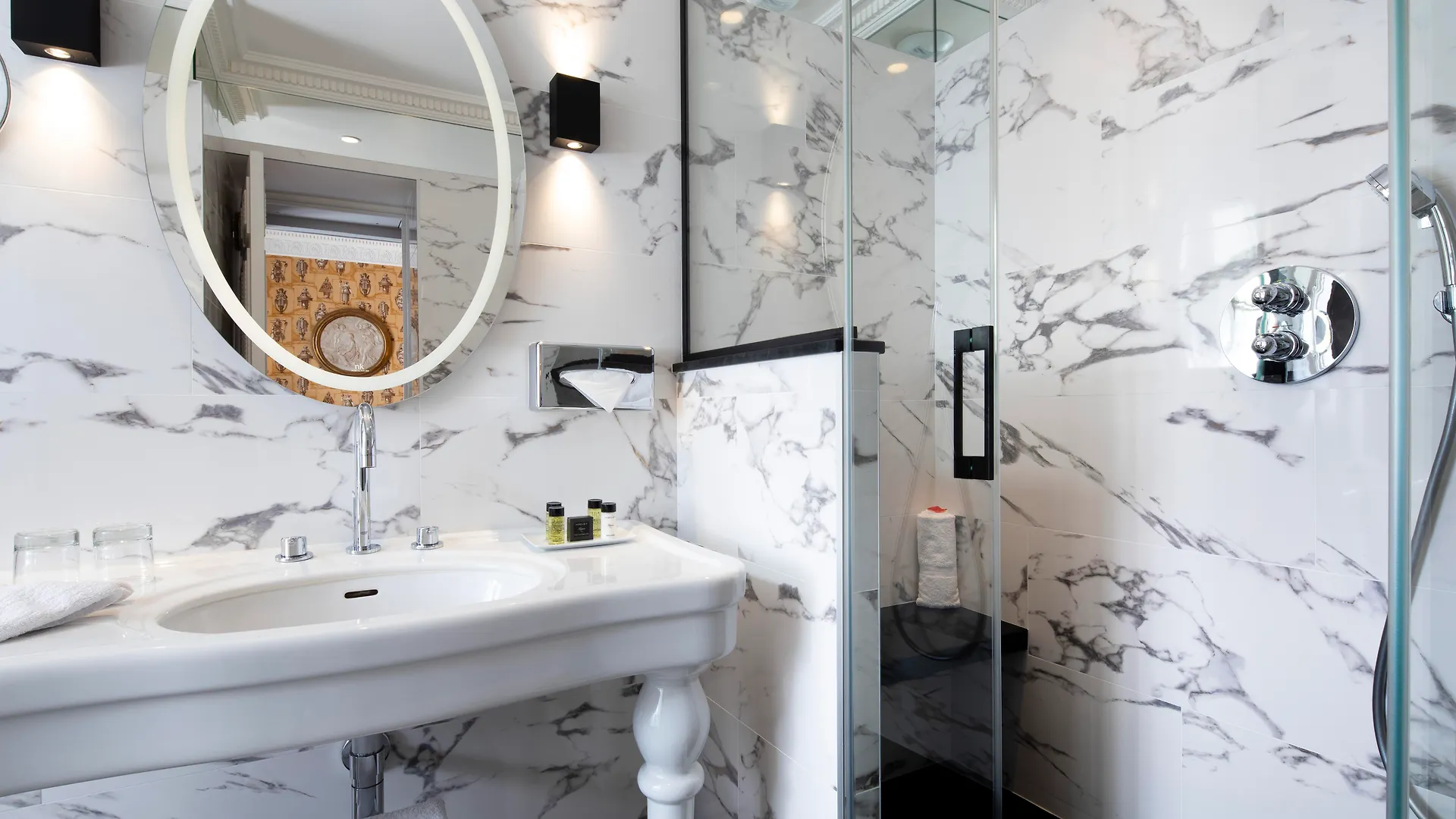 Hotel Des Grands Hommes Paris